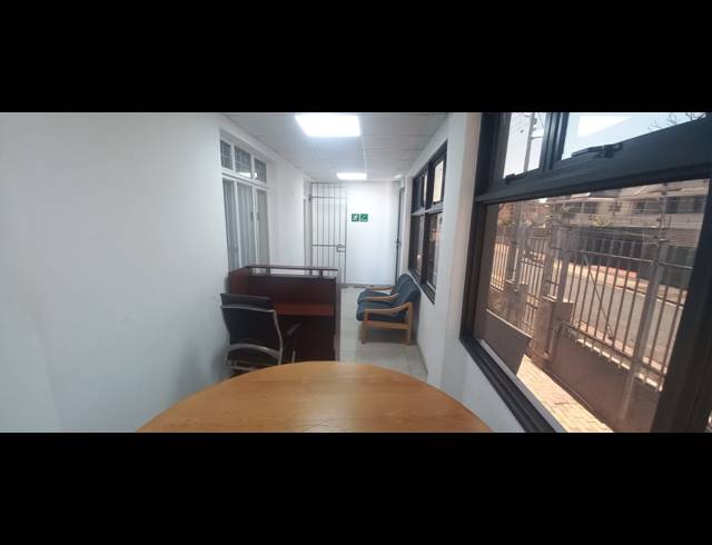 100M² OFFICE TO LET IN WINDERMERE